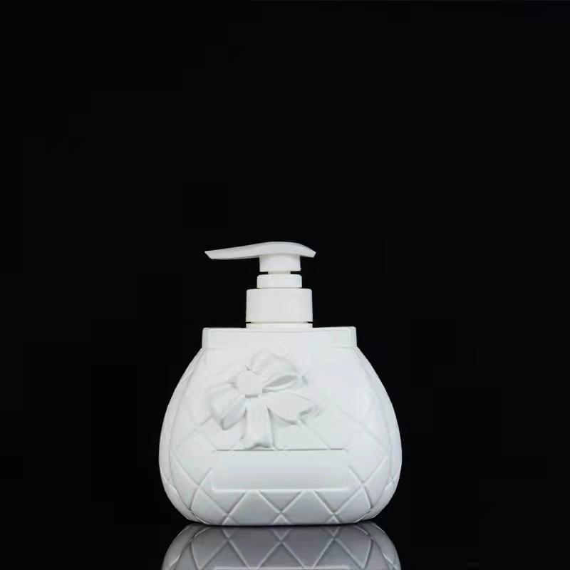 300ml 500ml Bag Shaped Embossed Shampoo Bottle Body Lotion Plastic Bottle Conditioner Plastic Bottle Cosmetic Bottle Facial Cleanser Pet Bottle